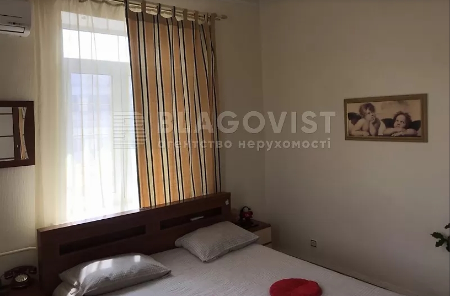 Жить в сердце Киева. Сколько стоят квартиры на Крещатике: цены и фото